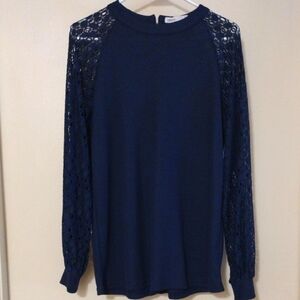 Elegant Navy Lace Sleeve Top